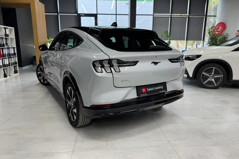 Ford Mustang Mach-E din 2022 cu 45.252 km - oferta FOR198971 - foto 4