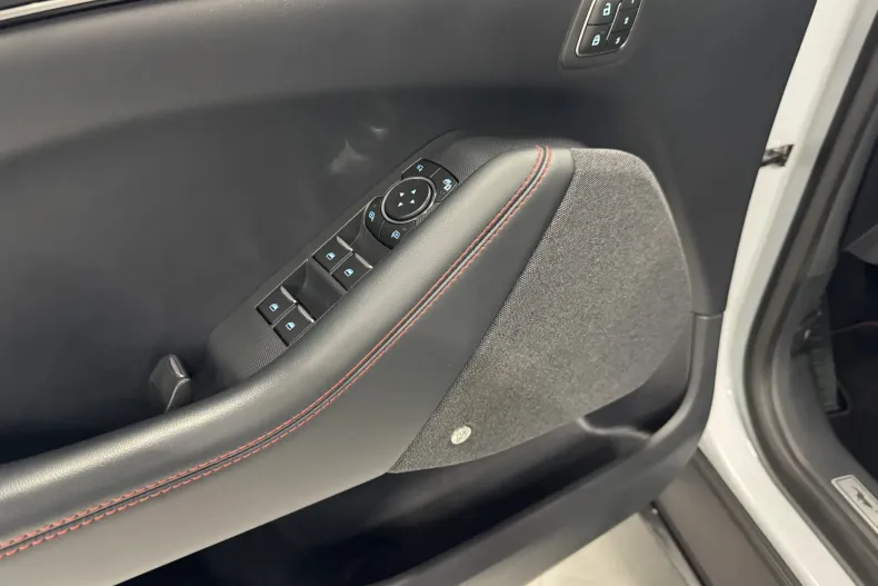 Ford Mustang Mach-E din 2022 cu 45.252 km - oferta FOR198971 - foto 6