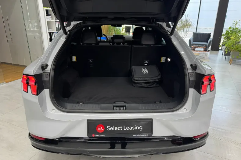 Ford Mustang Mach-E din 2022 cu 45.252 km - oferta FOR198971 - foto 9