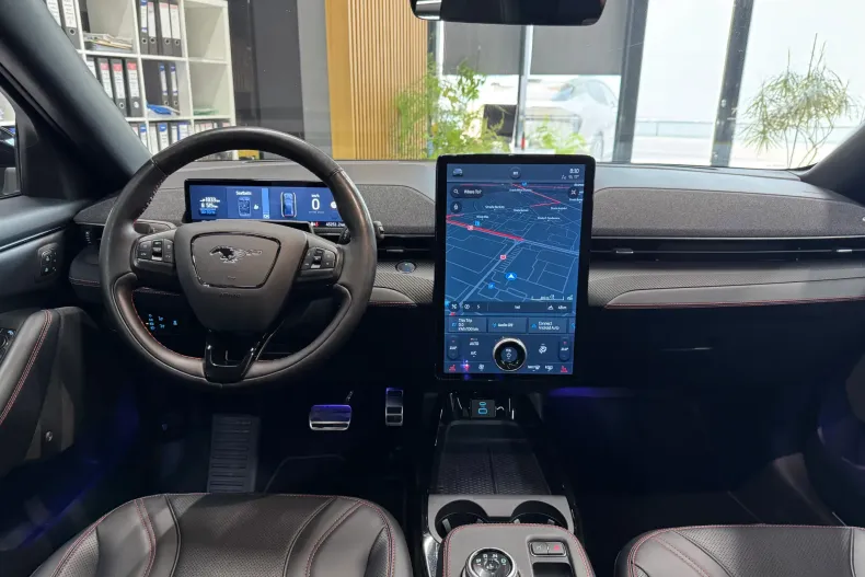 Ford Mustang Mach-E din 2022 cu 45.252 km - oferta FOR198971 - foto 21