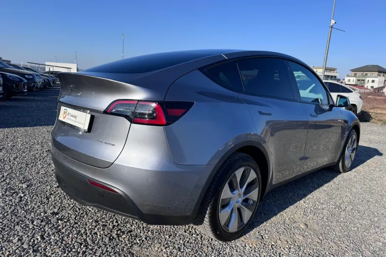 Tesla Model Y din 2023 cu 20.347 km - oferta TES198974 - foto 3