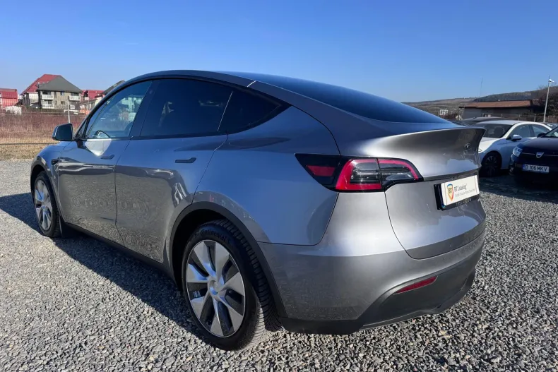 Tesla Model Y din 2023 cu 20.347 km - oferta TES198974 - foto 4