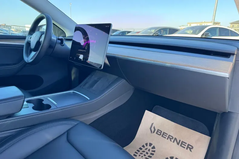 Tesla Model Y din 2023 cu 20.347 km - oferta TES198974 - foto 12