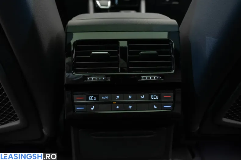 Volkswagen Touareg din 2025 cu 20.000 km - oferta VOL198977 - foto 34