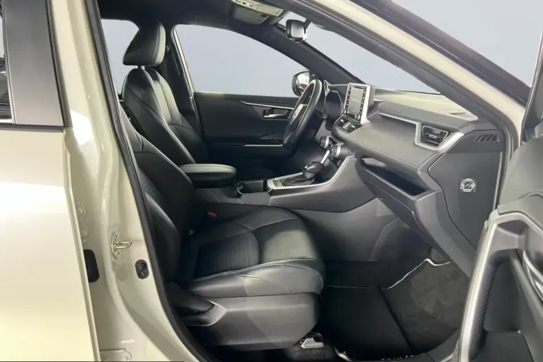 Toyota RAV4 din 2023 cu 31.300 km - oferta TOY199000 - foto 6