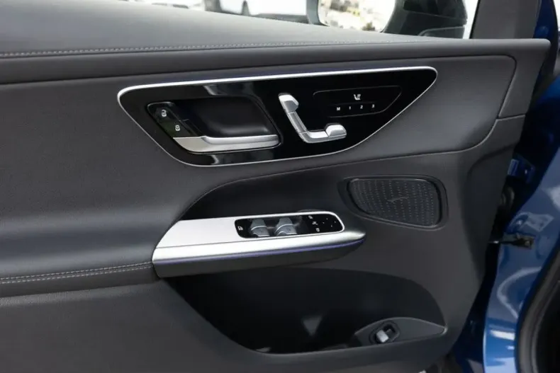 Mercedes-Benz GLC 220 (Clasa GLC) din 2024 cu 41.509 km - oferta MER199002 - foto 22