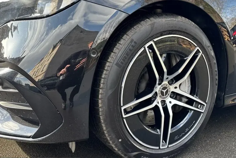 Mercedes-Benz E 220 (Clasa E) din 2024 cu 38.003 km - oferta MER199010 - foto 5