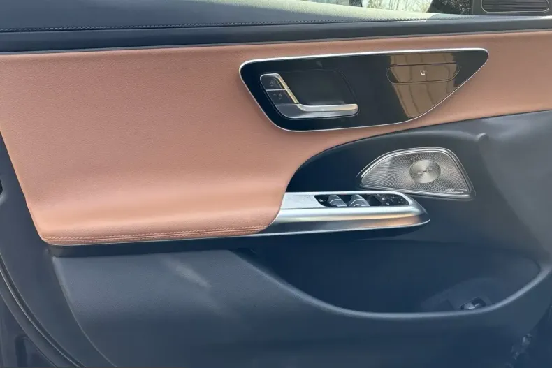 Mercedes-Benz E 220 (Clasa E) din 2024 cu 38.003 km - oferta MER199010 - foto 8