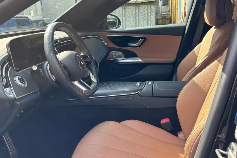 Mercedes-Benz E 220 (Clasa E) din 2024 cu 38.003 km - oferta MER199010 - foto 12