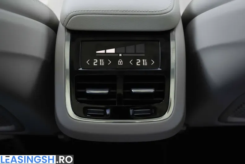 Volvo XC60 din 2021 cu 82.304 km - oferta VOL199014 - foto 36