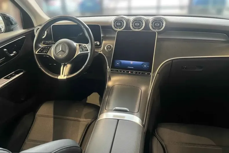 Mercedes-Benz GLC 220 (Clasa GLC) din 2024 cu 29.728 km - oferta MER199019 - foto 8