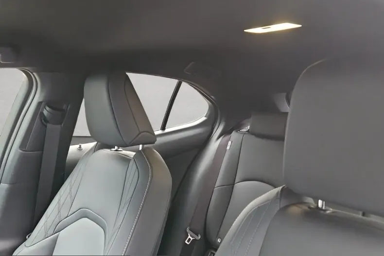 Lexus UX din 2023 cu 20.420 km - oferta LEX199025 - foto 14