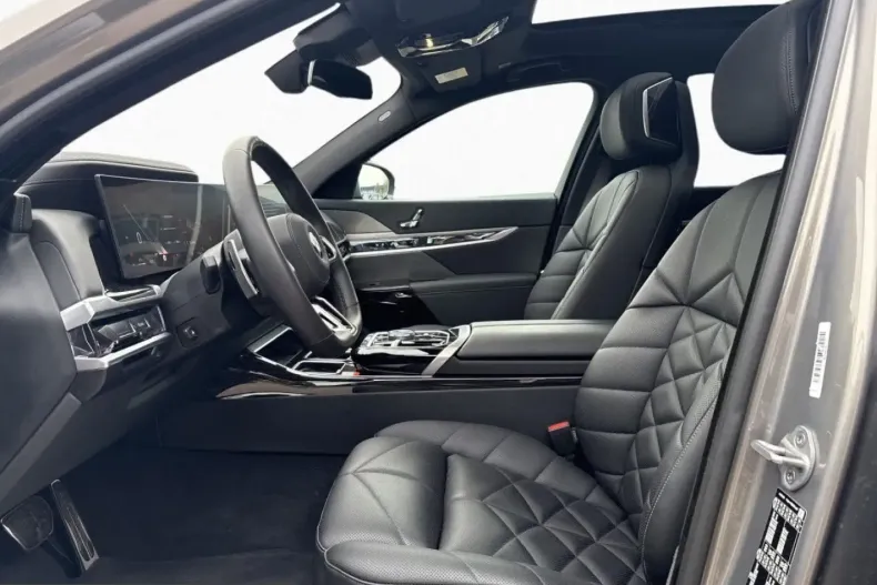 BMW 740 (Seria 7) din 2025 cu 8.248 km - oferta BMW199026 - foto 9