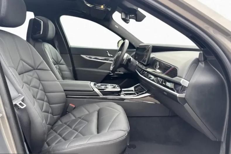 BMW 740 (Seria 7) din 2025 cu 8.248 km - oferta BMW199026 - foto 10