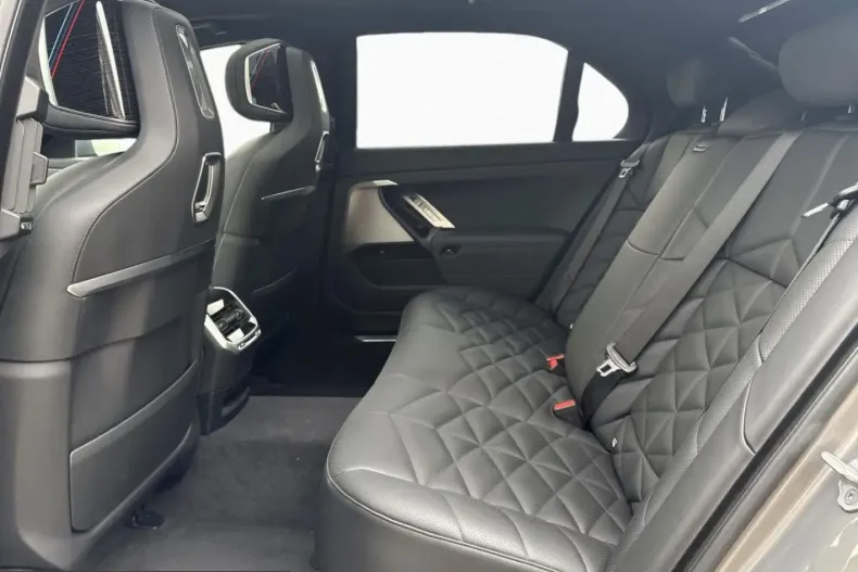 BMW 740 (Seria 7) din 2025 cu 8.248 km - oferta BMW199026 - foto 11