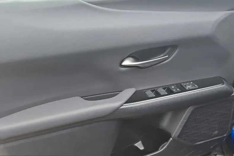 Lexus UX din 2024 cu 23.329 km - oferta LEX199028 - foto 14