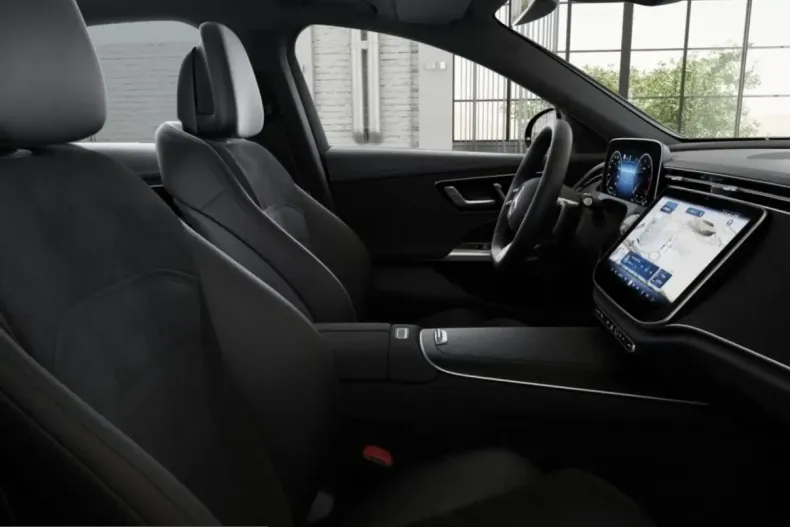 Mercedes-Benz E 200 (Clasa E) din 2025 cu 15.757 km - oferta MER199034 - foto 7