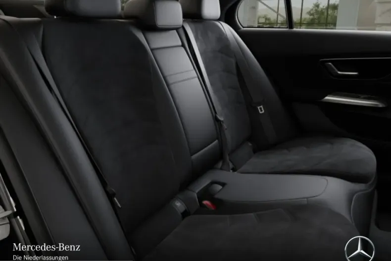 Mercedes-Benz E 200 (Clasa E) din 2025 cu 5.560 km - oferta MER199037 - foto 10