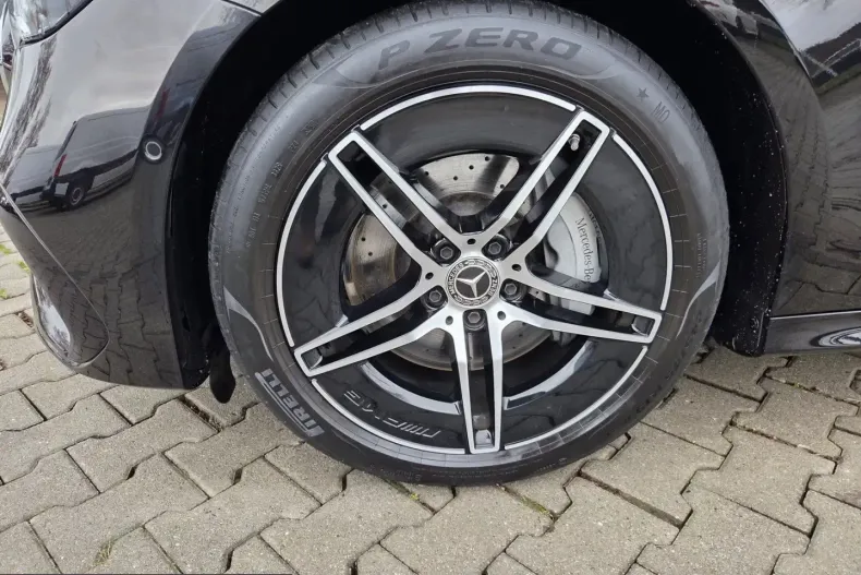 Mercedes-Benz E 300 (Clasa E) din 2025 cu 12.500 km - oferta MER199041 - foto 5