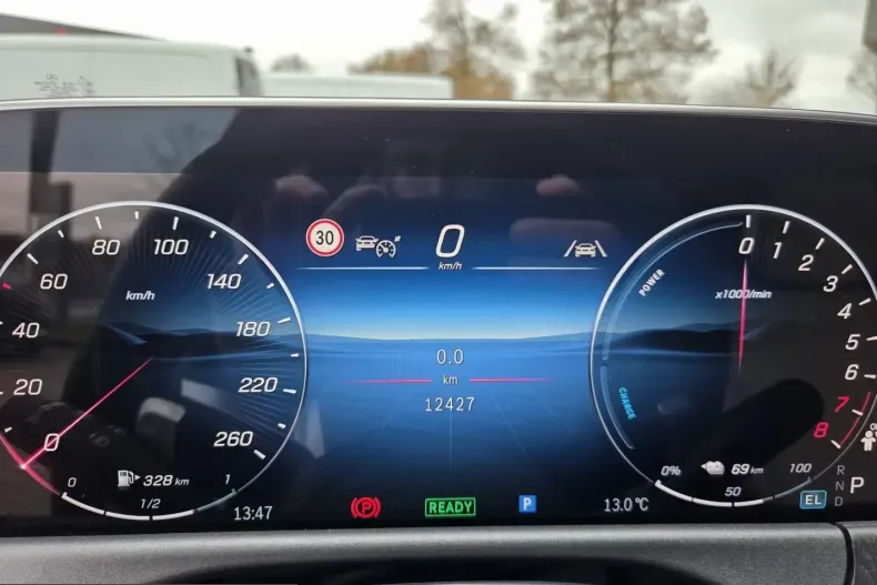 Mercedes-Benz E 300 (Clasa E) din 2025 cu 12.500 km - oferta MER199041 - foto 16