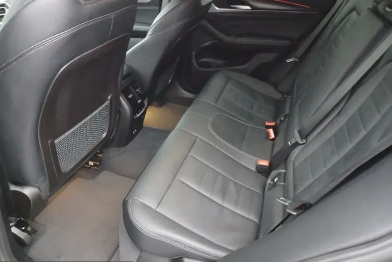 BMW X4 (Seria X) din 2022 cu 43.970 km - oferta BMW199057 - foto 9