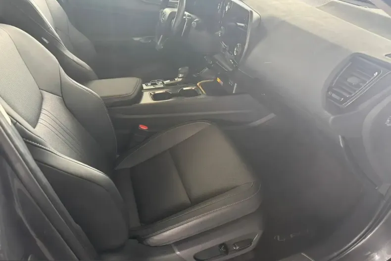 Lexus NX 350h din 2022 cu 78.000 km - oferta LEX199062 - foto 17