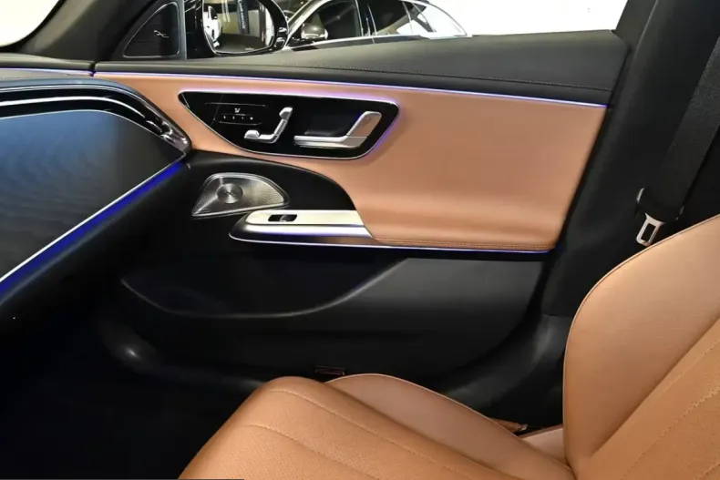 Mercedes-Benz E 200 (Clasa E) din 2024 cu 19.189 km - oferta MER199064 - foto 13