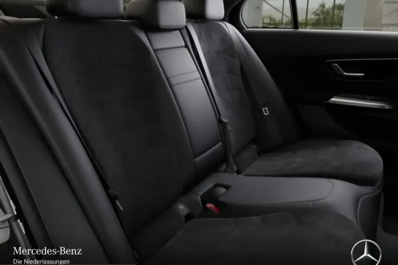 Mercedes-Benz E 200 (Clasa E) din 2025 cu 9.900 km - oferta MER199071 - foto 15