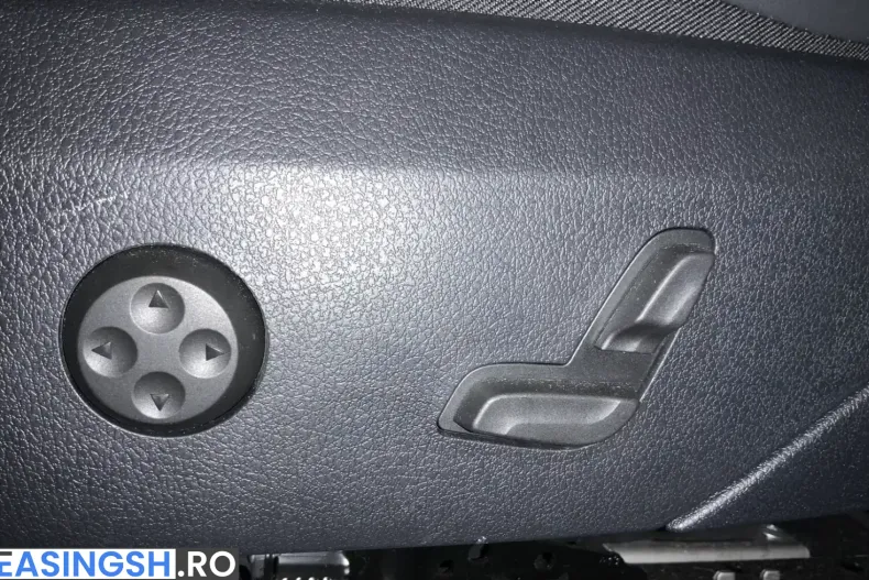 Mercedes-Benz E 200 (Clasa E) din 2024 cu 22.258 km - oferta MER199079 - foto 16