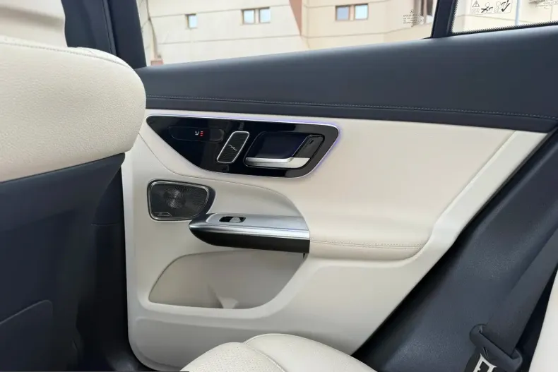 Mercedes-Benz GLC 300 (Clasa GLC) din 2023 cu 20.658 km - oferta MER199082 - foto 26