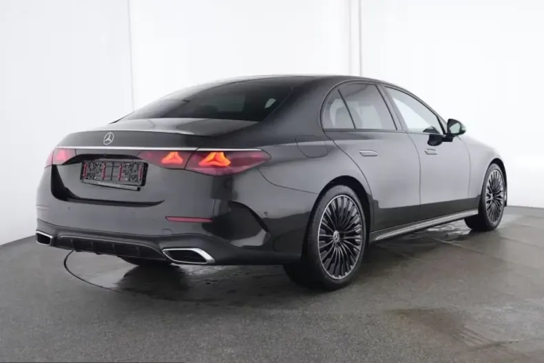 Mercedes-Benz E 200 (Clasa E) din 2024 cu 22.275 km - oferta MER199087 - foto 2