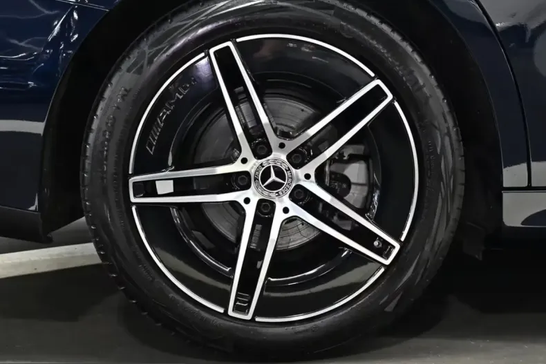 Mercedes-Benz E 200 (Clasa E) din 2024 cu 6.989 km - oferta MER199090 - foto 5