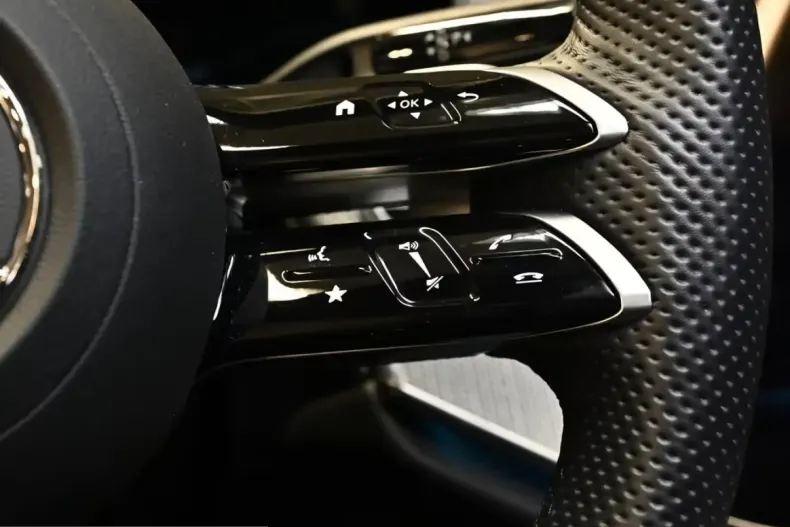 Mercedes-Benz E 200 (Clasa E) din 2024 cu 6.989 km - oferta MER199090 - foto 13