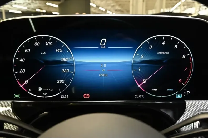 Mercedes-Benz E 200 (Clasa E) din 2024 cu 6.989 km - oferta MER199090 - foto 18