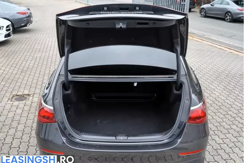 Mercedes-Benz E 200 (Clasa E) din 2024 cu 44.101 km - oferta MER199091 - foto 4