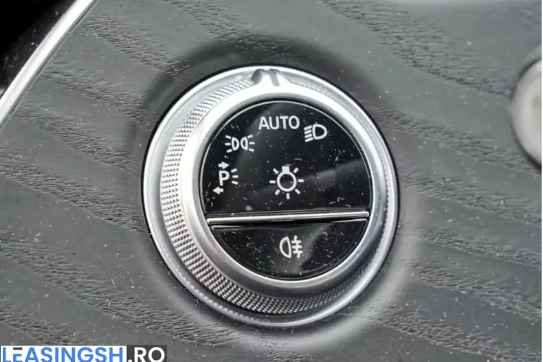 Mercedes-Benz E 200 (Clasa E) din 2024 cu 44.101 km - oferta MER199091 - foto 7