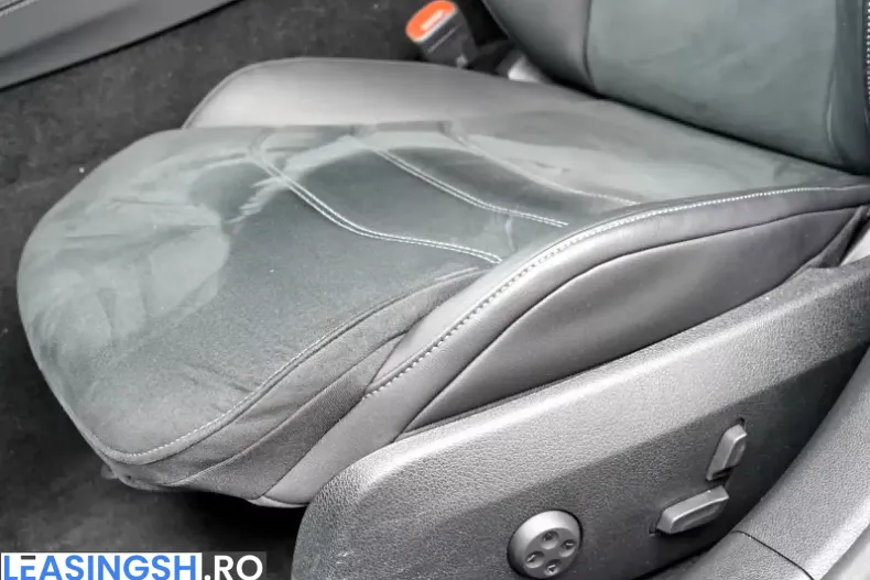 Mercedes-Benz E 200 (Clasa E) din 2024 cu 44.101 km - oferta MER199091 - foto 11