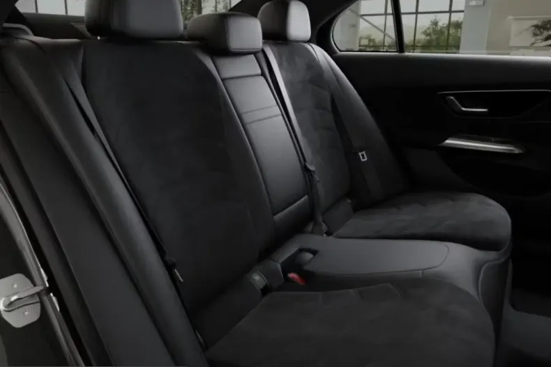 Mercedes-Benz E 200 (Clasa E) din 2024 cu 27.042 km - oferta MER199092 - foto 9