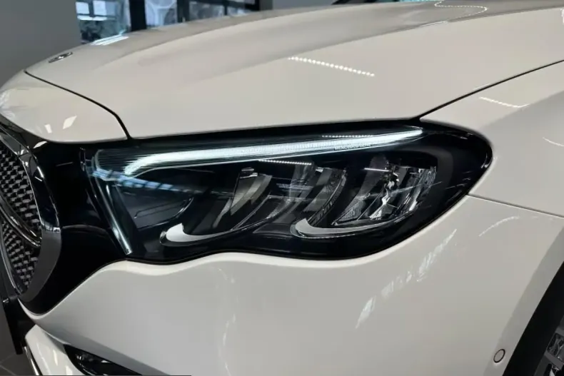 Mercedes-Benz E 300 (Clasa E) din 2024 cu 16.150 km - oferta MER199094 - foto 4