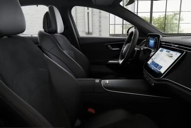 Mercedes-Benz E 200 (Clasa E) din 2024 cu 16.865 km - oferta MER199099 - foto 8