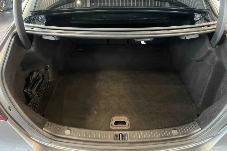 Mercedes-Benz E 220 (Clasa E) din 2024 cu 26.517 km - oferta MER199101 - foto 5