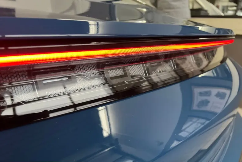 Porsche Taycan din 2023 cu 82.200 km - oferta POR199105 - foto 13