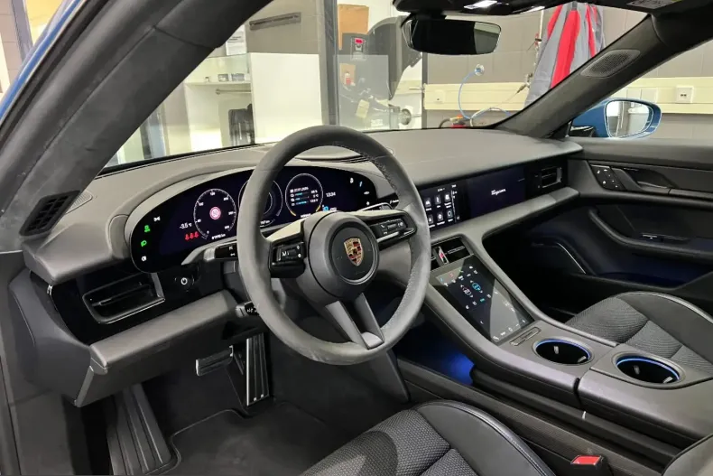 Porsche Taycan din 2023 cu 82.200 km - oferta POR199105 - foto 14