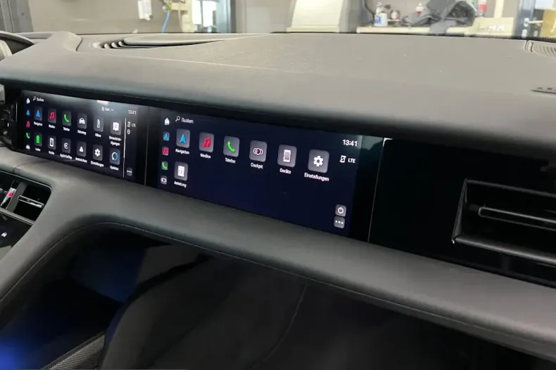 Porsche Taycan din 2023 cu 82.200 km - oferta POR199105 - foto 22