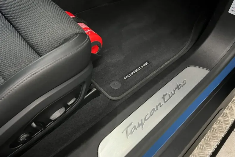 Porsche Taycan din 2023 cu 82.200 km - oferta POR199105 - foto 29