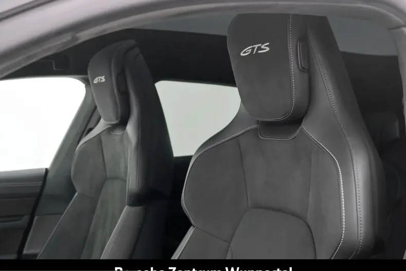 Porsche Taycan din 2023 cu 16.929 km - oferta POR199108 - foto 16