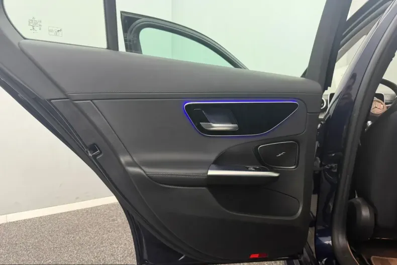 Mercedes-Benz C 300 (Clasa C) din 2022 cu 75.000 km - oferta MER199109 - foto 12