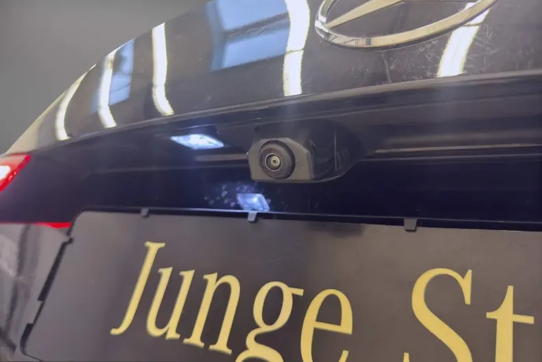 Mercedes-Benz C 200 (Clasa C) din 2024 cu 15.038 km - oferta MER199112 - foto 15