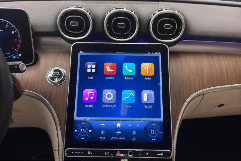 Mercedes-Benz C 200 (Clasa C) din 2024 cu 15.038 km - oferta MER199112 - foto 16