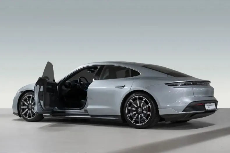 Porsche Taycan din 2022 cu 41.900 km - oferta POR199113 - foto 7